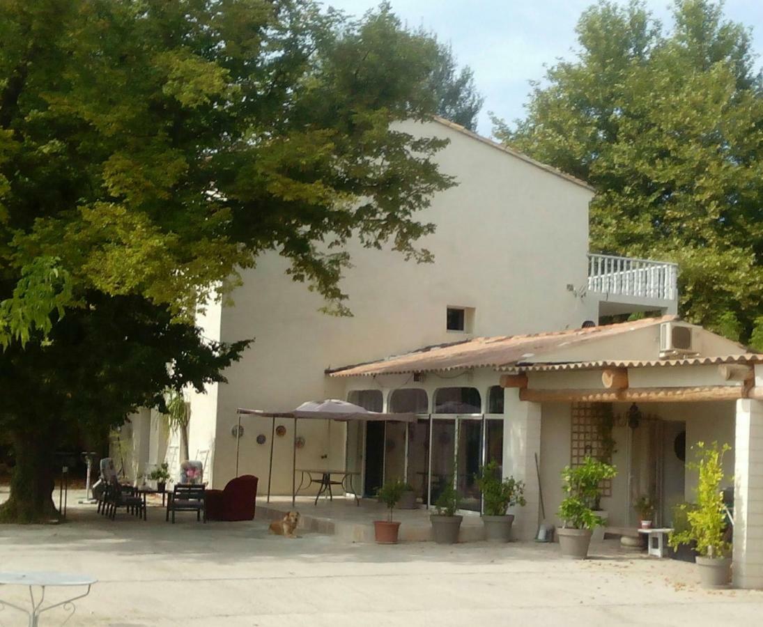 Bed and Breakfast Au Pays Du Ventoux Le Thor Esterno foto